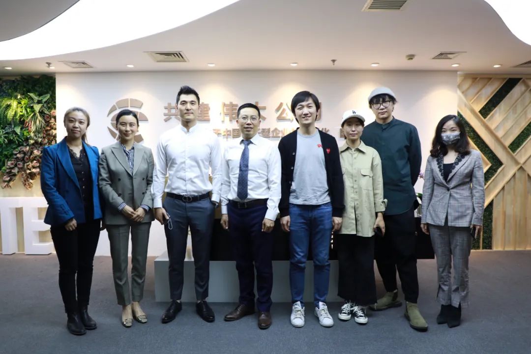 ̽�عə�(qu��n)����(l��)���x����I(y��)�l(f��)չ����������Ӣ�����ڡ�˽��ɳ�����A�M�չ�